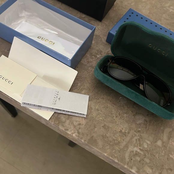 Gucci glasses - Picture 1 of 3
